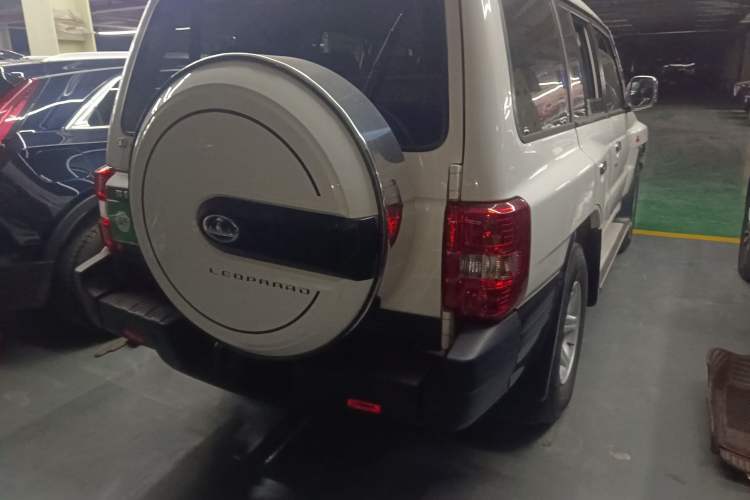 Used Leopaard Q6 2015 2.4L Manual Two-Wheel-Drive Elite Model