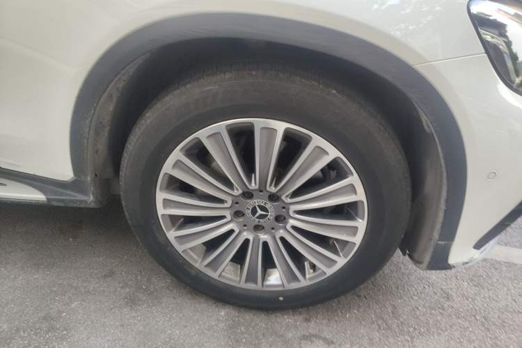 Used Mercedes-Benz GLC 2017 GLC 260 4MATIC Dynamic Edition Right Front Wheel Hub