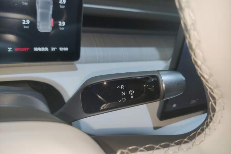 Used XPeng X9 2026 Model—Range-Extended Version 1602 Ultra Gear Lever