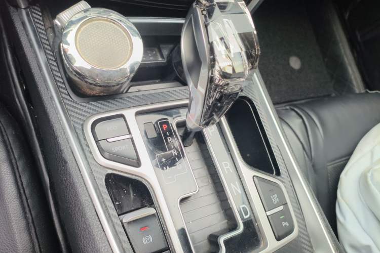 Used Geely Auto Emgrand GT 2017 1.8T Zunya Model Gear Lever