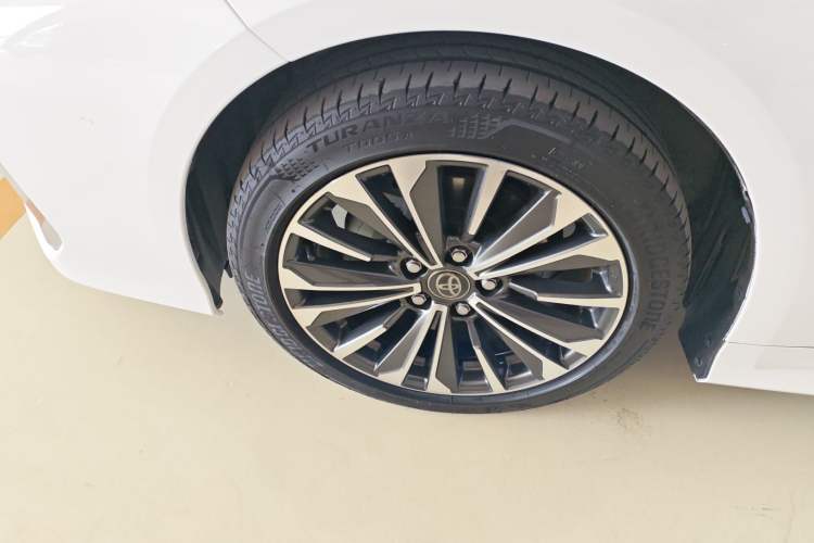 Used Toyota Corolla 2023 1.8L Smart Electric Hybrid Dual-Motor Flagship Edition Left Front Wheel Hub