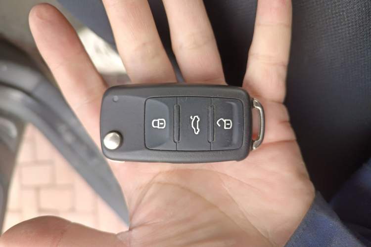 Used Volkswagen Lavida 2013 Classic 1.6L Manual Fashion Edition
