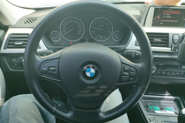 Used BMW 3 Series 2014 320Li Fashion Model
