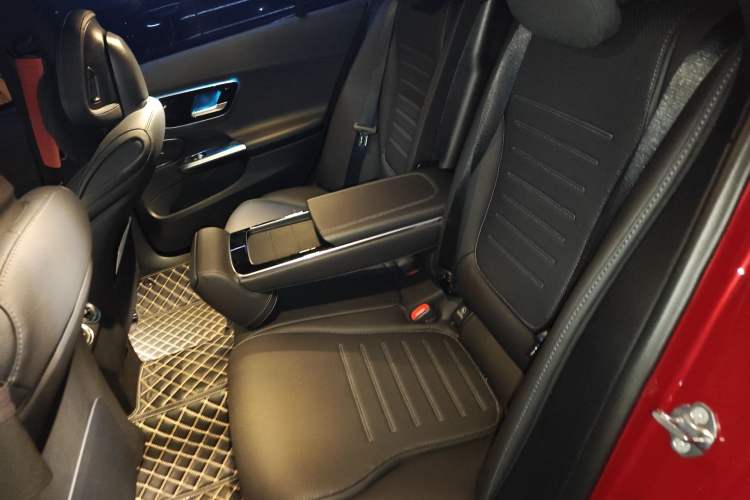 Used Mercedes-Benz C-Class New Energy 2024 C 350 eL Left Rear Seat