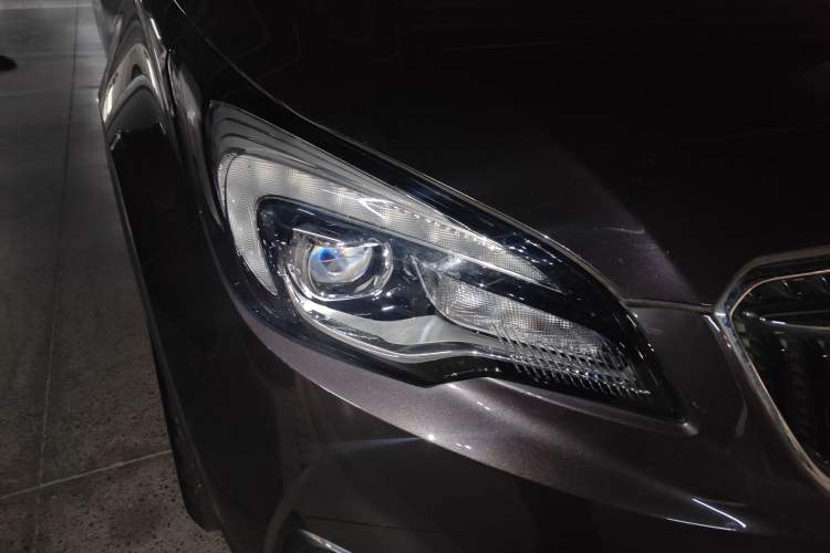 Used Buick Envision 2018 20T Two-Wheel Drive Luxury Model
