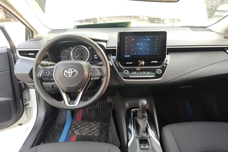 Used Toyota Corolla 2021 Dual-Motor 1.8L E-CVT Elite Edition Center Console