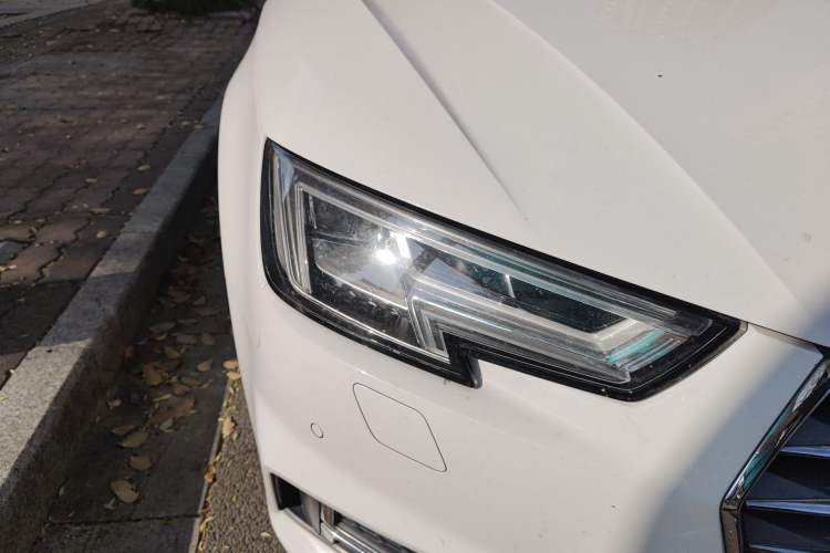 Used Audi A4L 2018 30th Anniversary Edition 40 TFSI Fashion Model
