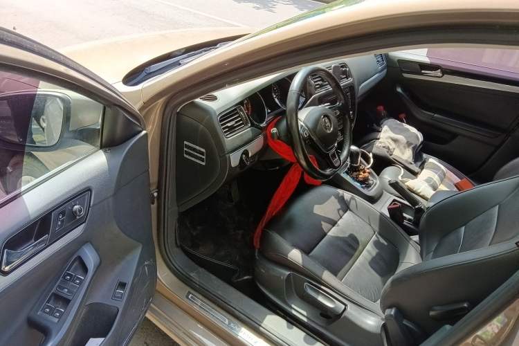 Used Volkswagen Sagitar 2017 1.6L Automatic Comfort Model Driver Seat