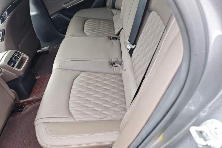 Used BYD Han 2022 DM-i 121KM Prestige Model