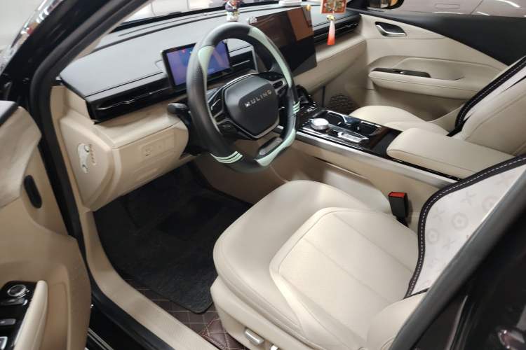 Used Wuling Xingguang 2023 150 Advanced Edition Left Front Seat