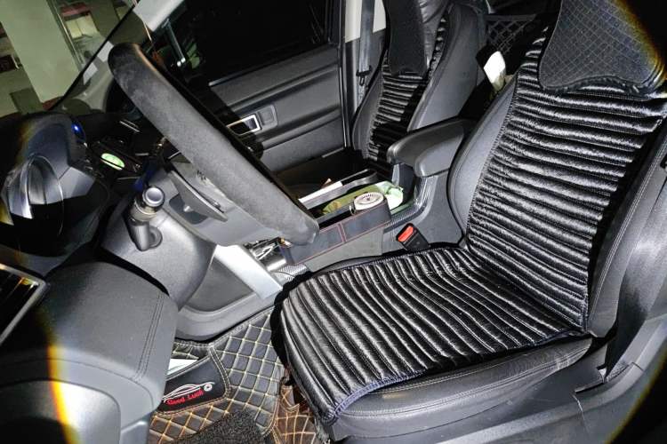 Used Land Rover Discovery Sport 2018 240 PS SE Version Left Front Seat