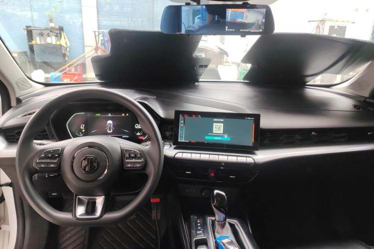 Used MG 5 2021 Revised Version 180 DVVT CVT Youth Luxury Edition Center Console