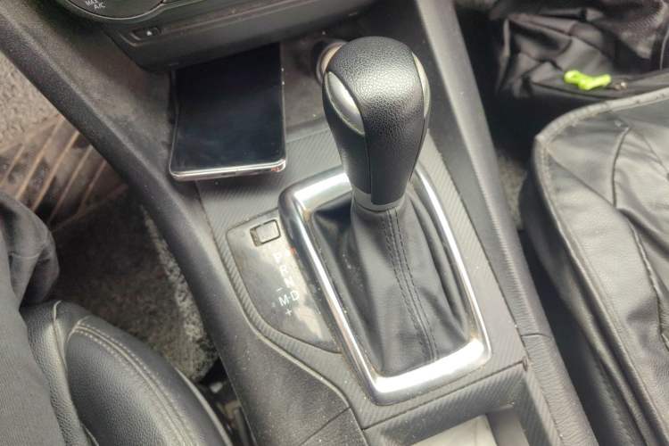 Used Mazda 3 Axela 2016 Sedan 1.5L Automatic Comfort Model
