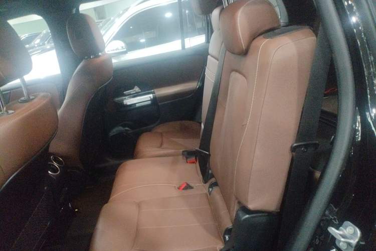 Used Mercedes-Benz GLB 2024 Refresh GLB 220 Fashion Edition Left Rear Seat