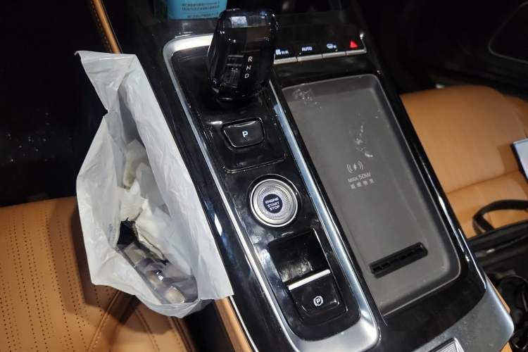 Used Geely Auto FX11 2025 4th Generation 1.5TD DCT Jinxiu Gear Lever