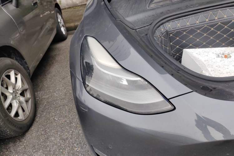 Used Tesla Model Y 2021 Standard Range Rear-Wheel Drive Version Right Front Headlight