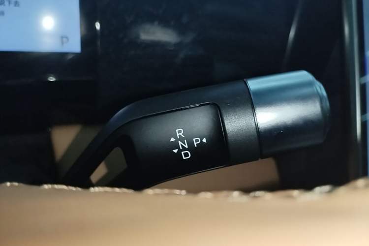 Used Geely Galaxy L7 2025 EM-i 115km Exploration+ Edition Gear Lever