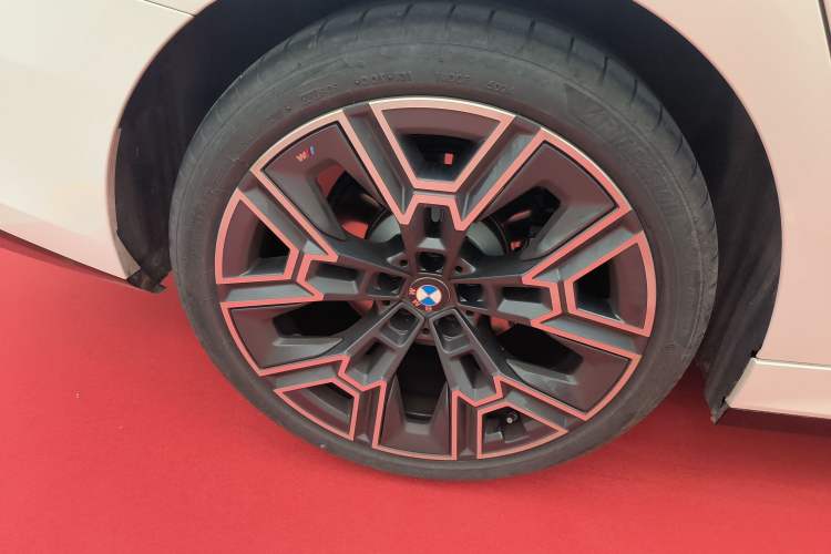 Used BMW 5 Series 2025 530Li Luxury Edition M Sport Package
