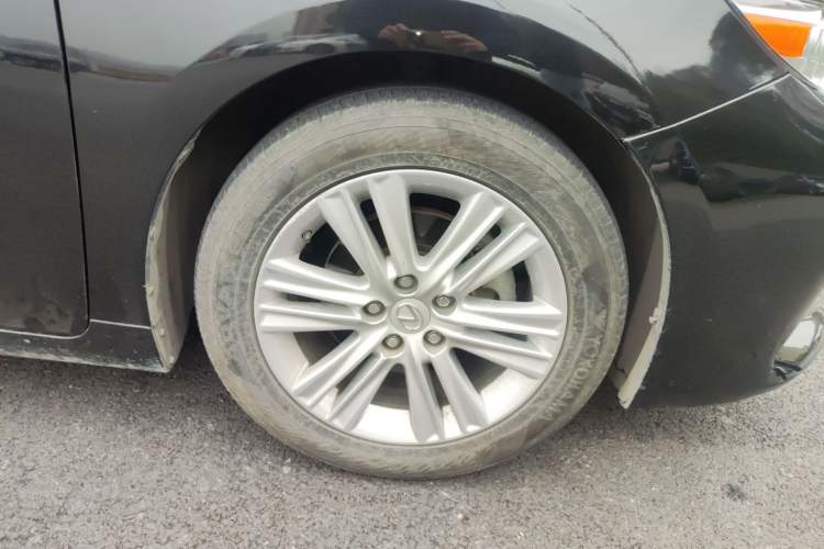 Used Lexus ES 2014 250 Elite Edition Right Front Wheel Hub