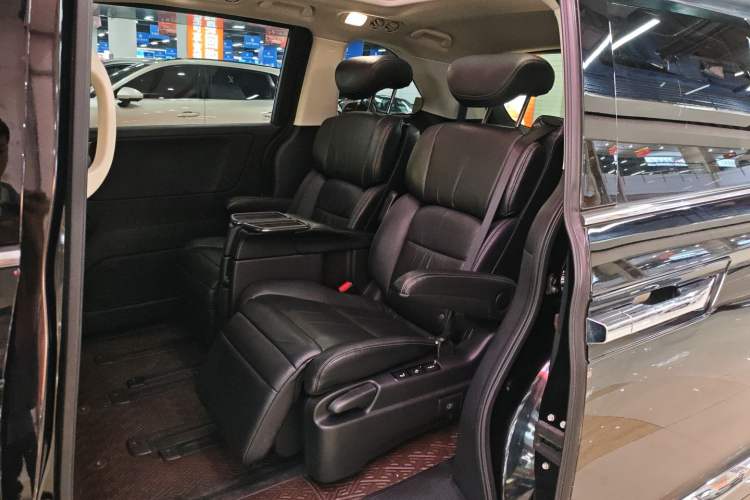 Used Honda Elysion 2016 2.4L Supreme Edition
