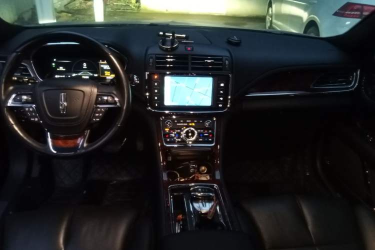 Used Lincoln Continental 2017 3.0T Four-Wheel Drive Prestige Edition Center Console