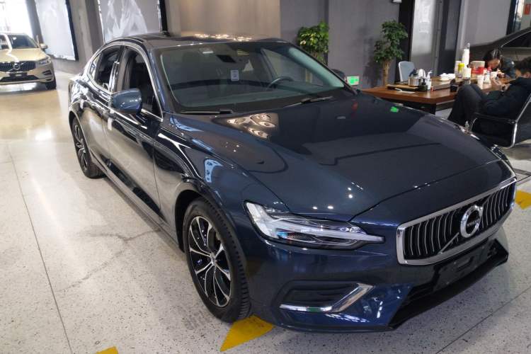 Used Volvo S60 2021 T4 Zhiyi Luxury Edition