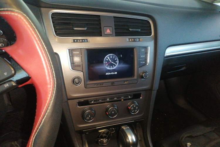 Used Volkswagen Golf 2016 230TSI Automatic Luxury Version
