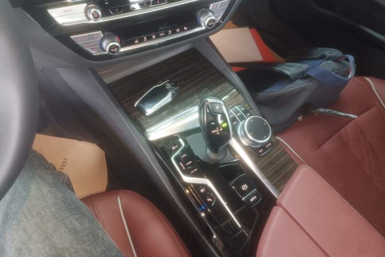 Used BMW 5 Series New Energy 2021 Updated 535Le Luxury Package Gear Lever