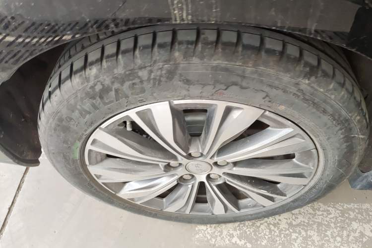 Used Hongqi E-QM5 2024 450km Range Commuter Version
