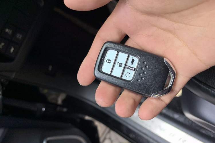 Used Honda Avancier 2017 240TURBO Two-Wheel Drive Premium Edition Vehicle Key