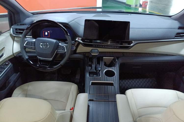 Used Toyota Sienna 2021 2.5L Hybrid Ultimate Edition
