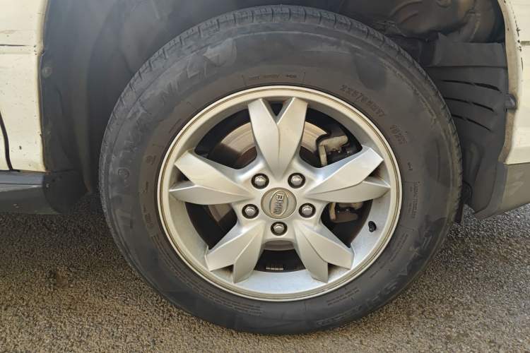Used BYD S6 2014 2.0L Manual Luxury 5-Seater

