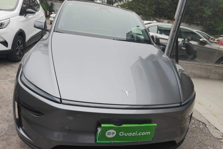 Used Tesla Model Y 2025 Long-Range All-Wheel-Drive Version Front