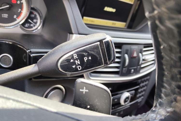 Used Mercedes-Benz E-Class 2010 E 300 L Fashion Model