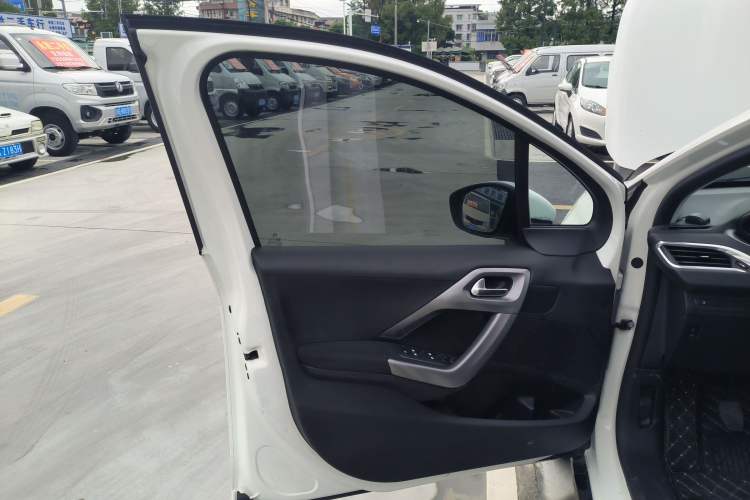 Used Peugeot 2008 2014 1.6L Manual Fashion Edition