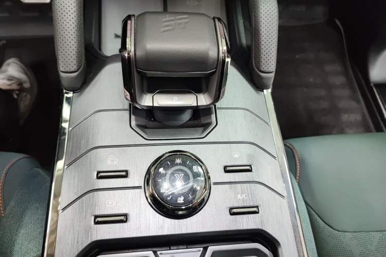 Used JETOUR Traveler 2023 2.0T All-Wheel-Drive CrossPRO
