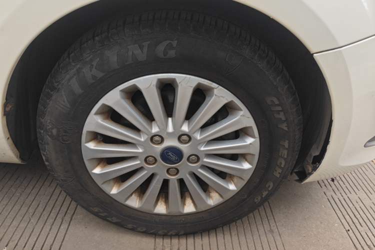 Used Ford Focus 2013 Sedan Classic 1.8L Automatic Fashion Edition