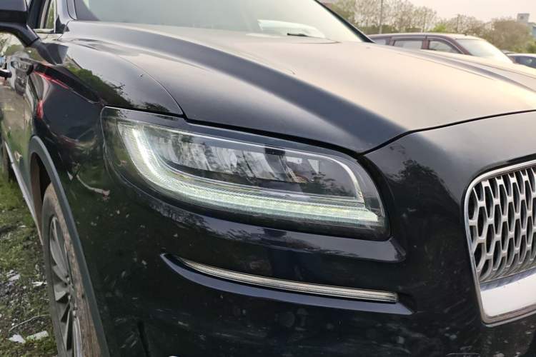 Used Lincoln Nautilus 2019 2.0T Two-Wheel Drive Luxury Edition China VI Standard Right Front Headlight