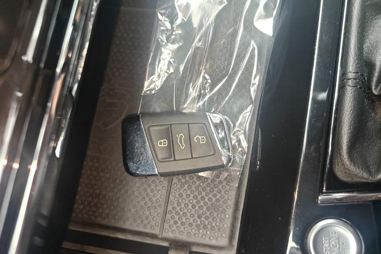 Used Volkswagen Passat New Energy 2020 430 PHEV Hybrid Luxury Edition China VI Standard Vehicle Key