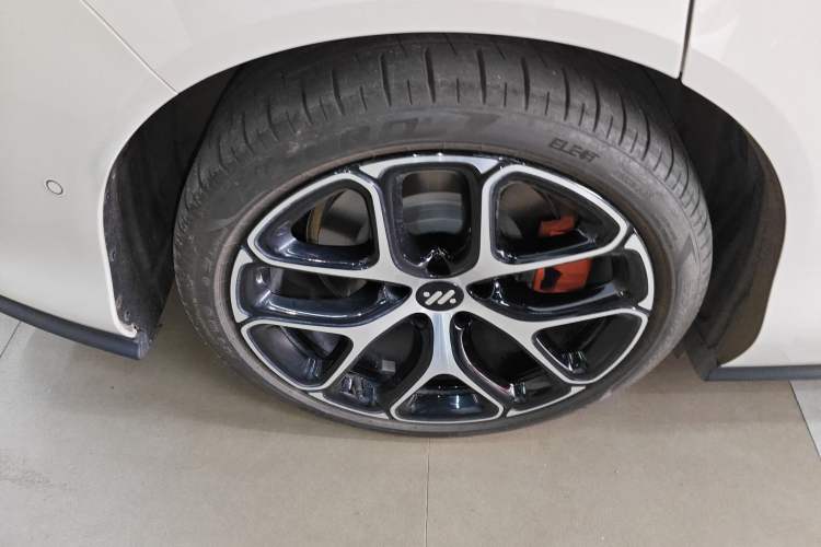 Used IM L6 2025 Ultra Model
