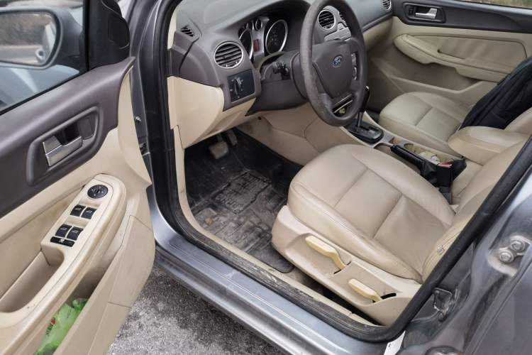 Used Ford Focus 2011 Sedan 1.8L Automatic Fashion Edition
