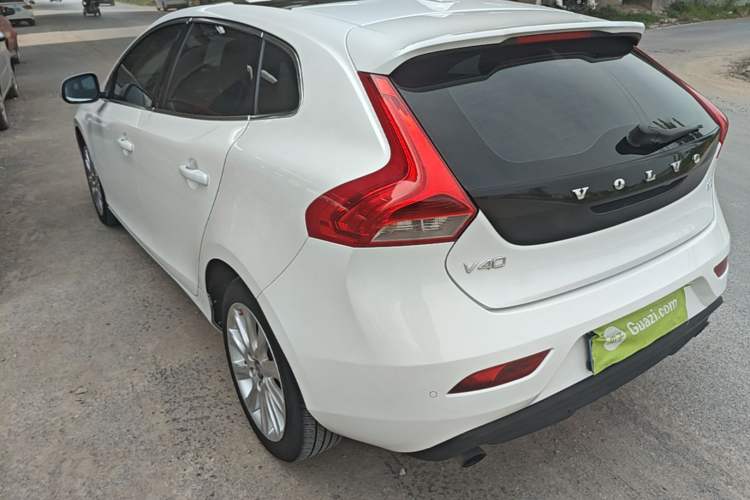 Used Volvo V40 2016 T4 Smart Luxury Edition Rear Left 45 Deg