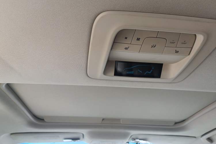 Used Buick GL8 2011 3.0L GT Luxury Business Haoya Edition Headliner