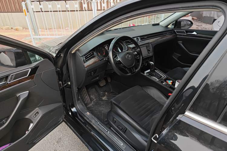 Used Volkswagen Magotan 2018 330TSI DSG Luxury Model
