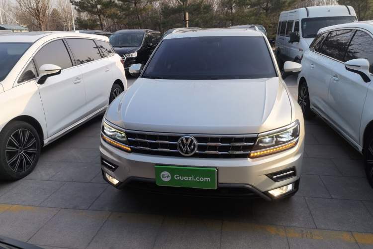 Used Volkswagen Tiguan L 2018 380TSI Automatic All-Wheel Drive Luxury Edition Front