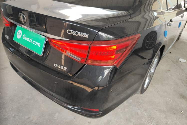 Used Toyota Crown 2015 2.0T Fashion Edition Exterior 3