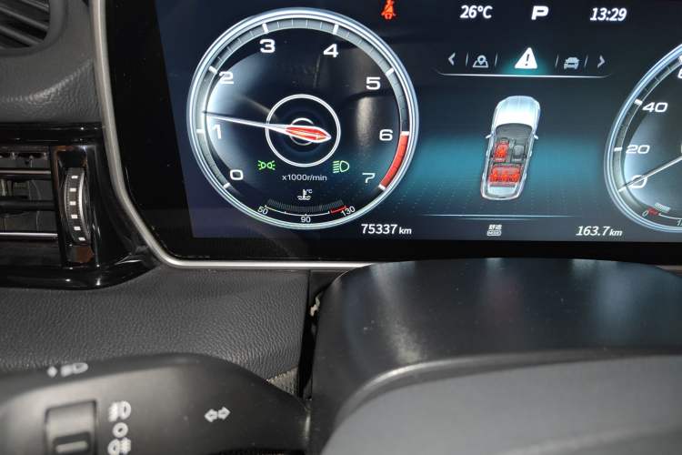 Used Hongqi HS5 2022 Facelifted Version 2.0T Smart Connect Flagship All-Wheel-Drive Edition Odometer Close Up