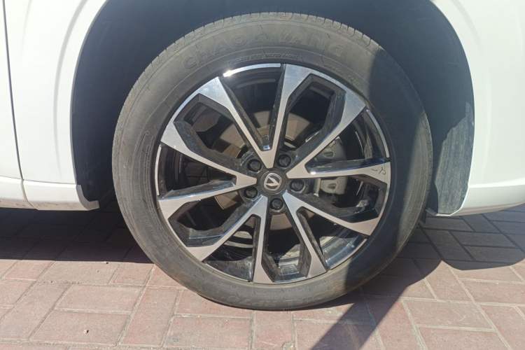 Used CHANGAN UNI-Z New Energy 2024 Blue Whale Smart Electric iDD 125km Beyond Edition Right Front Wheel Hub