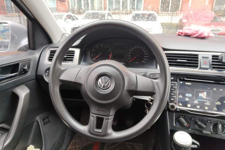 Used Volkswagen Santana 2013 1.4L Manual Comfort Edition