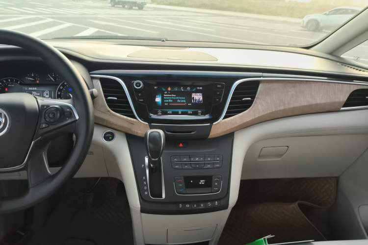 Used Buick GL8 2017 ES 28T Comfort Model China V Standard